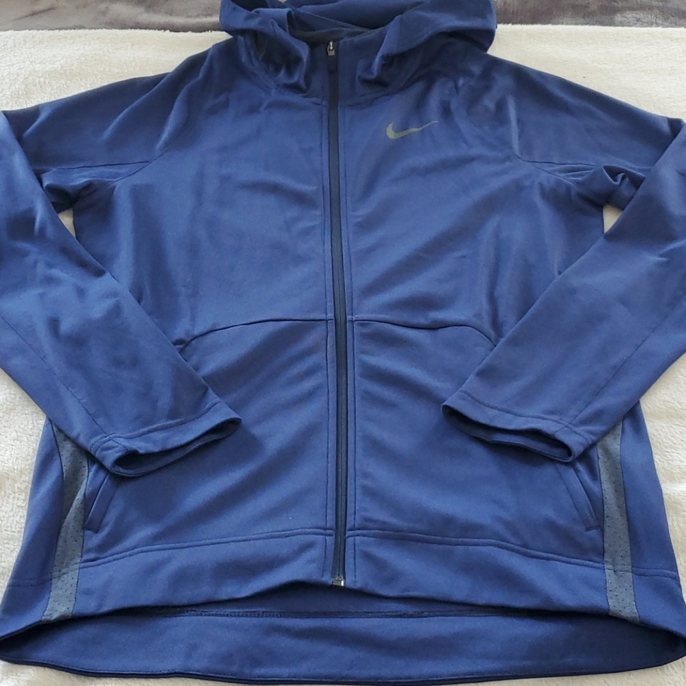 Nike - Picture 1 of 15